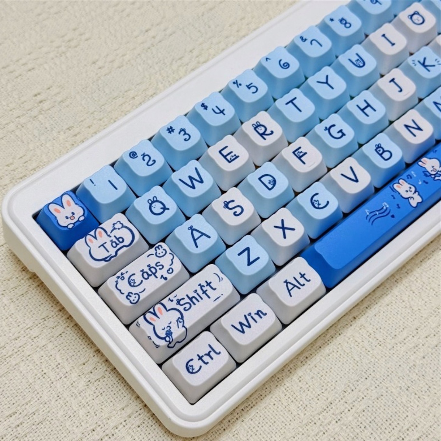 Keycap Kelinci Biru Lucu 124 T - Keyboard Gaming Blue Switch ulasan dan harga